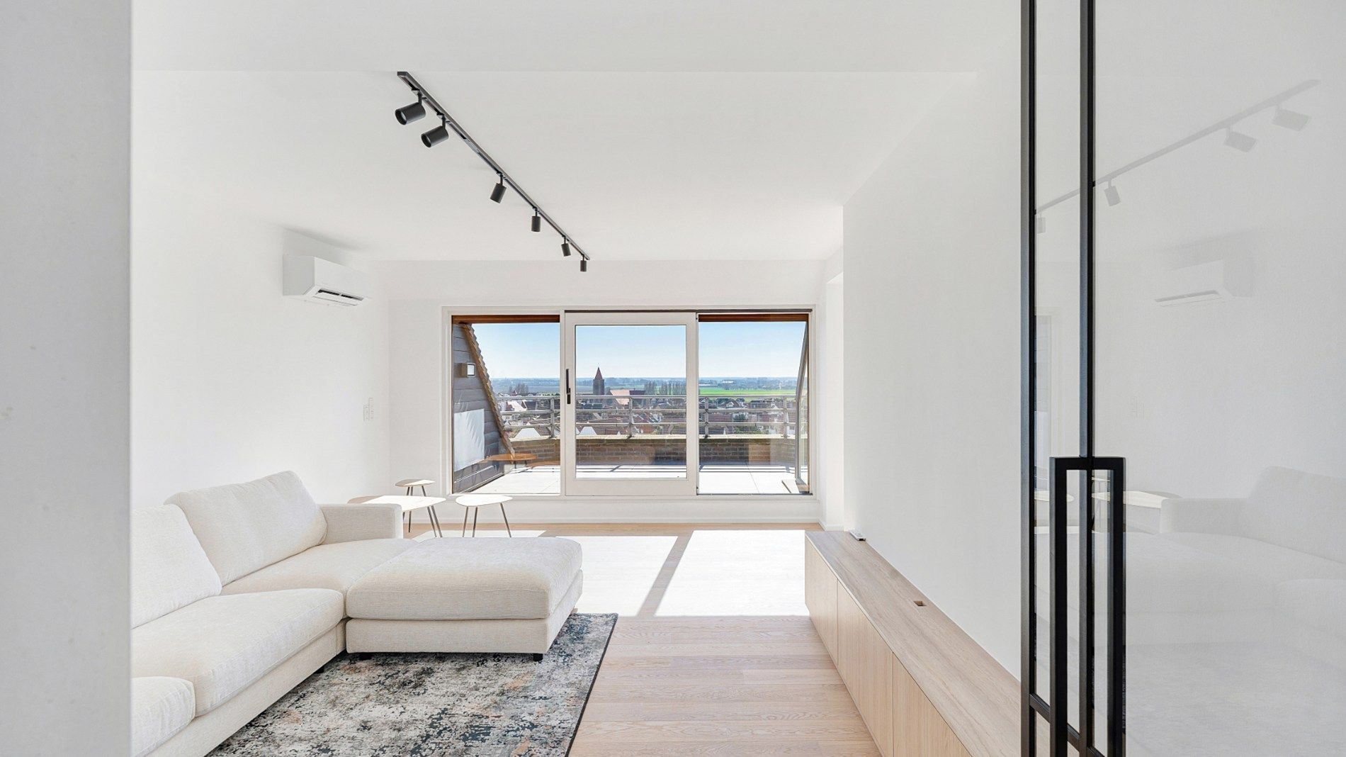 Prachtig duplex appartement met 18 meter gevelbreedte en groot zuid gericht terras met open zicht over het Knokse hinterland foto 7