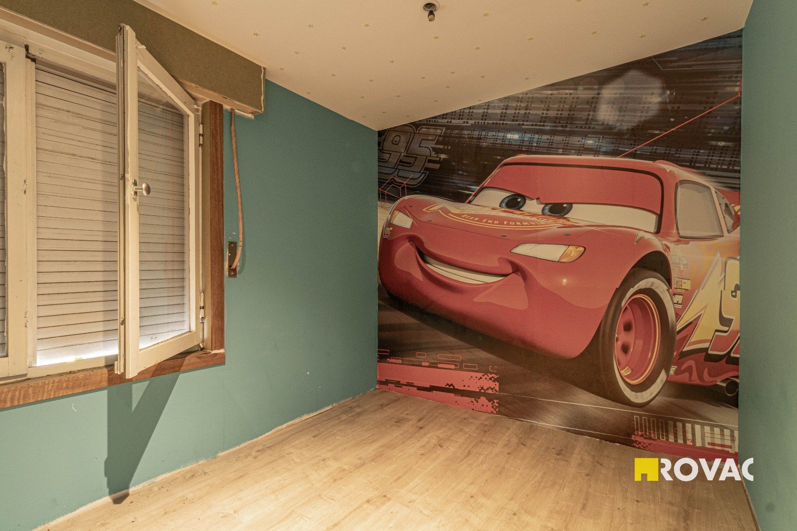 Zeer ruime woning met 5 slaapkamers, tuin en uitweg foto 11