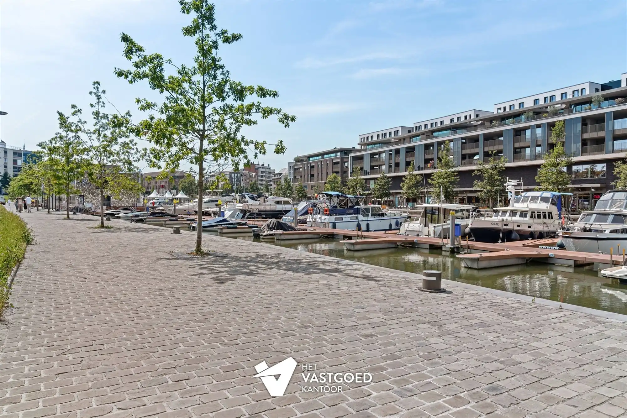 PRACHTIG GELEGEN GELIJKVLOERS APPARTEMENT MET 1 SLAAPKAMER EN ZEER RUIM TERRAS AAN DE KEMPISCHE KAAI TE HASSELT foto 33
