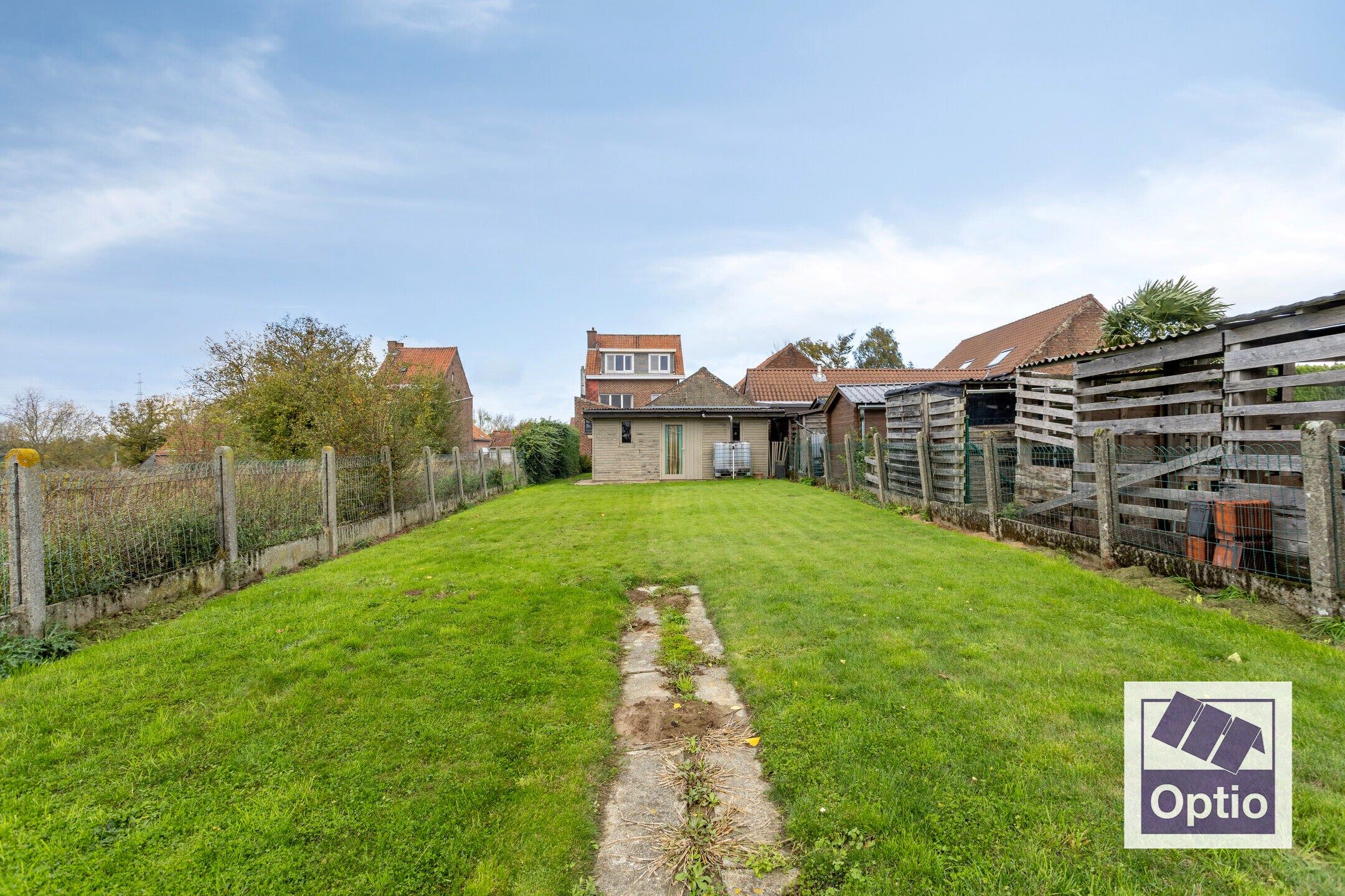 Woning met 5 slaapkamers en grote tuin. foto 3