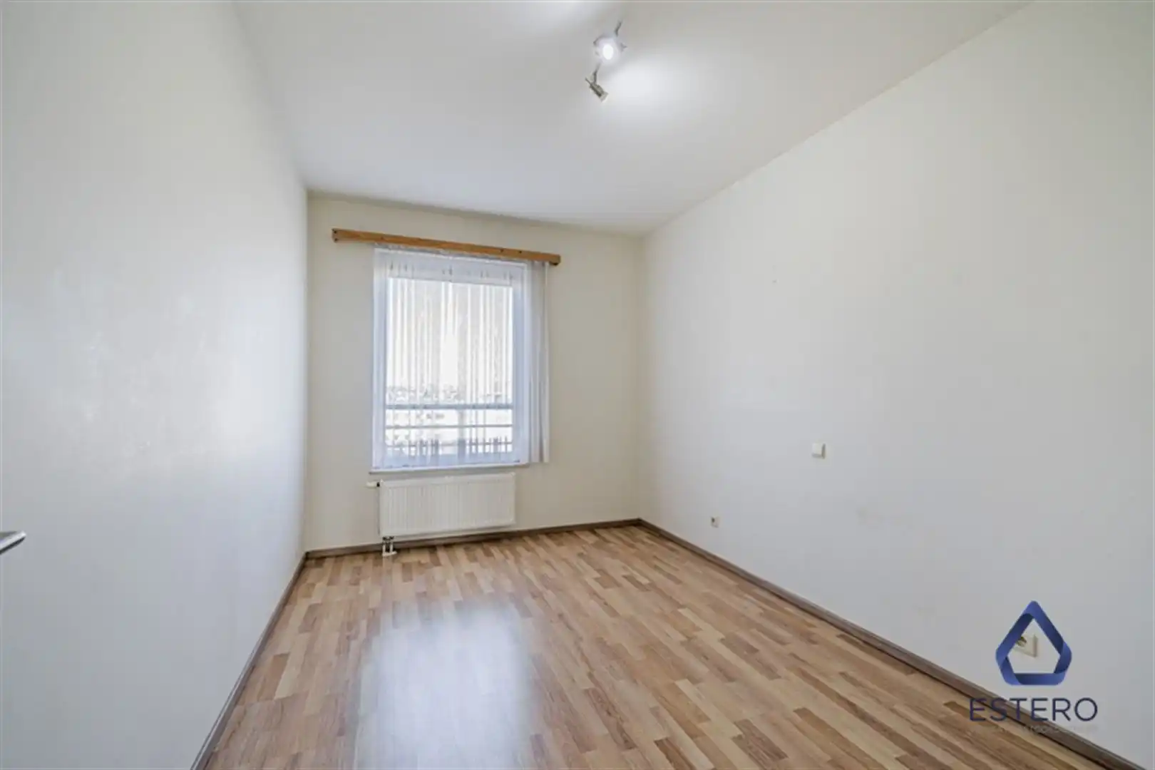 Ruim 2-slpkappartement met terras en uitzicht op de stad foto 10