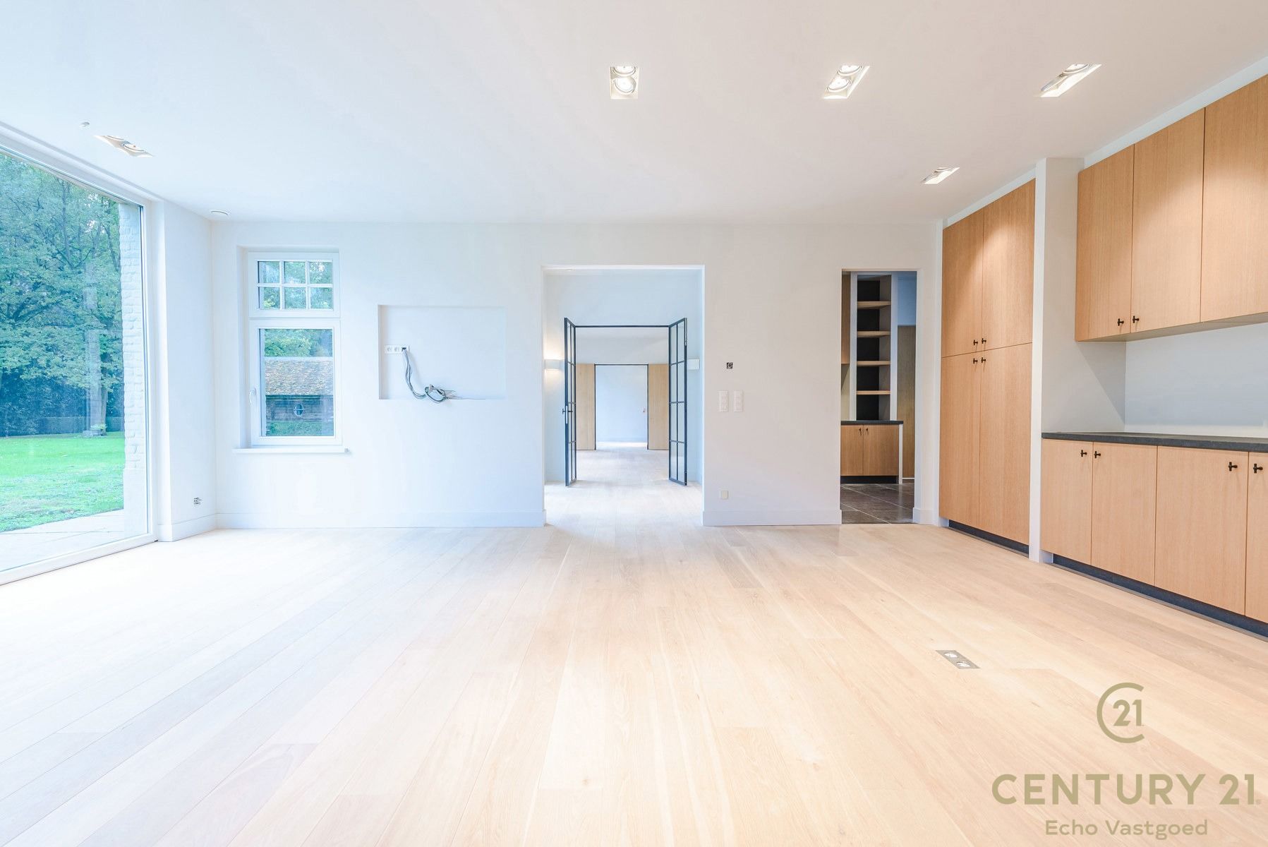 Unieke high-end villa met royaal woonoppervlak op 2415m² foto 13