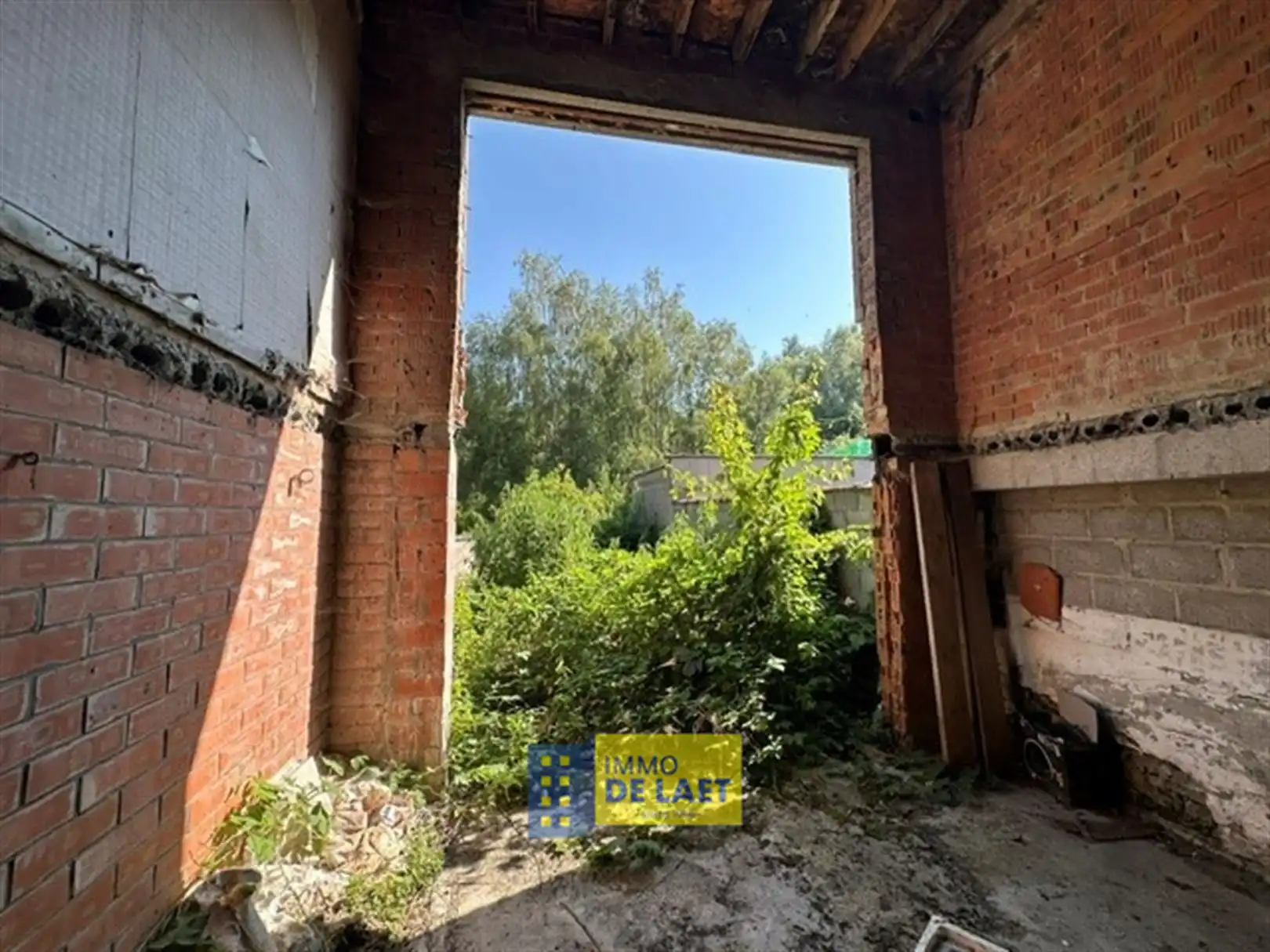 Volledig te renoveren woning met potentieel foto 6