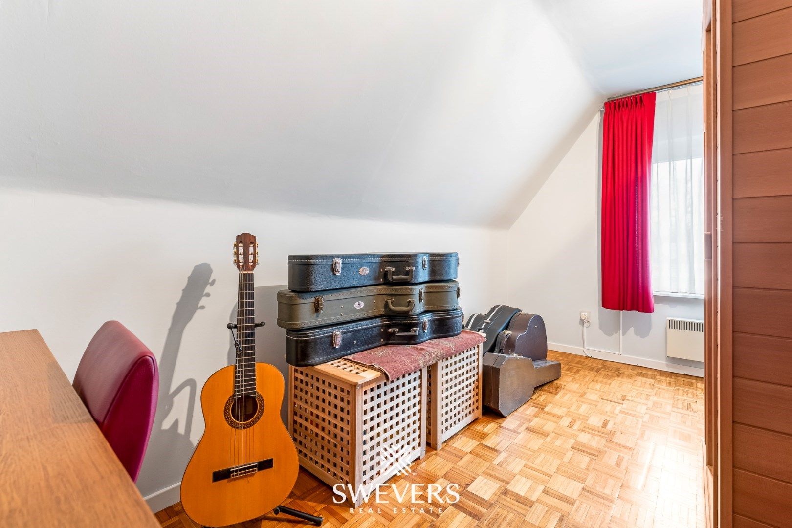 Instapklare, ruime en zeer verzorgde woning met 4 slaapkamers gelegen op een rustig perceel van 13a 66ca foto 17