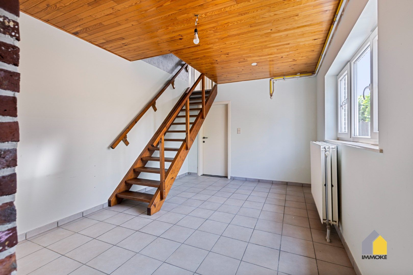 Halfvrijstaande woning met 3 slpks en grote polyvalente ruimte op perceel van 5 a 25 ca. foto 4