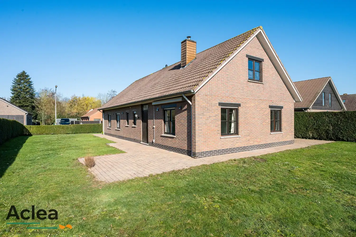 Vrijstaande woning op een zeer goede locatie in Vinderhoute. foto 29