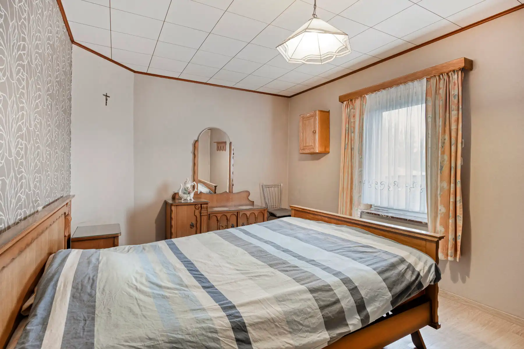 Rijwoning met 2 slaapkamers, inrichtbare zolder & grote tuin foto 14