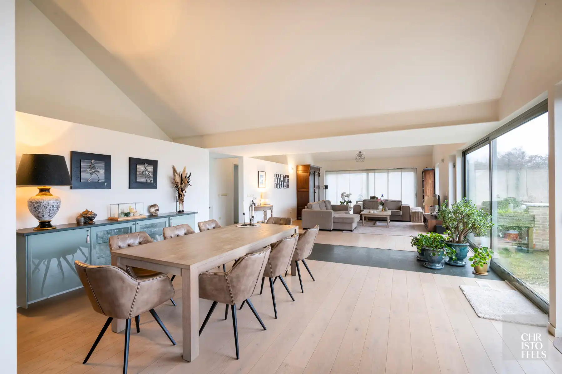 Ruime woning in Bilzen met veel woon- en werkmogelijkheden!  foto 8