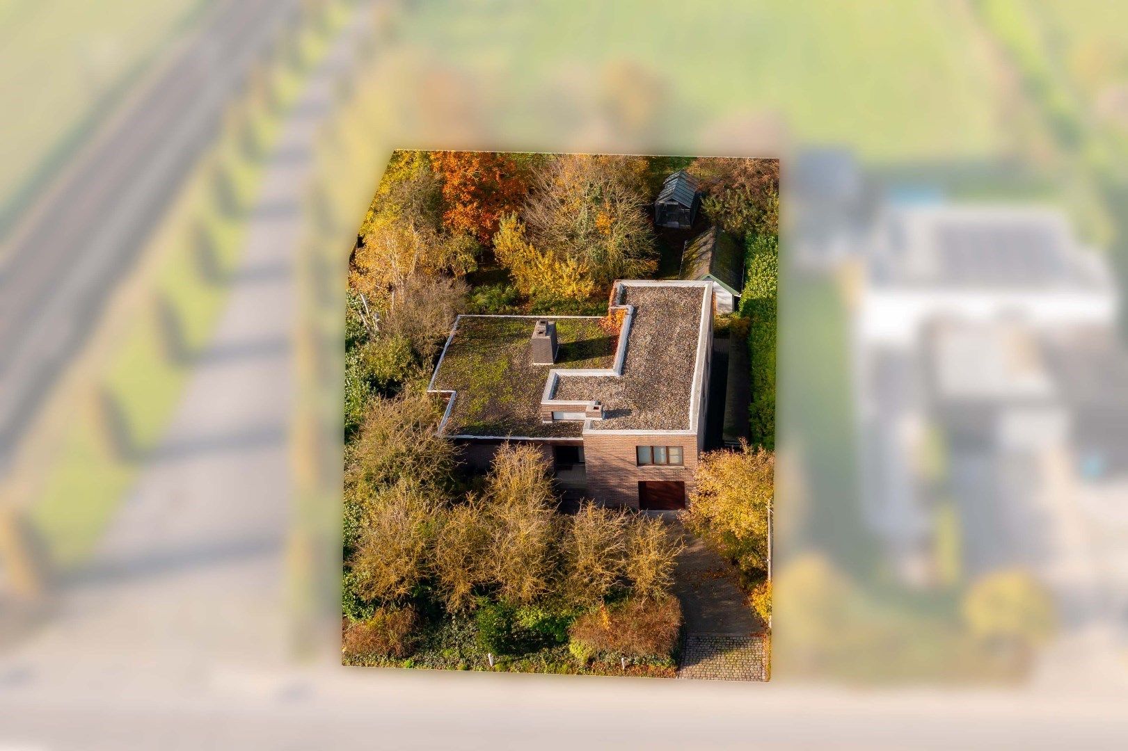 VERRASSEND RUIME ALLEENSTAANDE WONING OP 1.298 m² foto 26