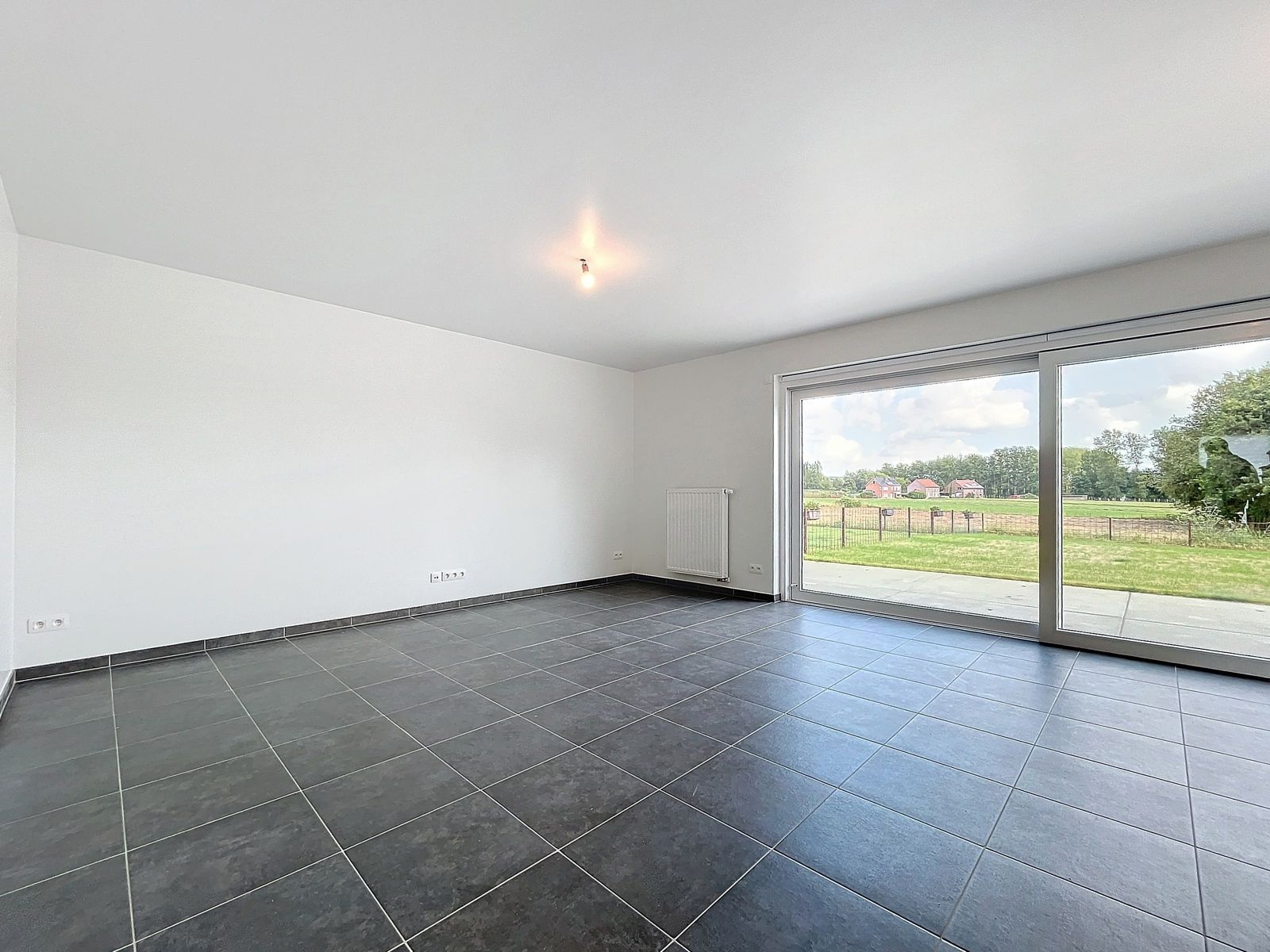 Halfopen nieuwbouwwoning + 3 slpks + tuin  foto 3