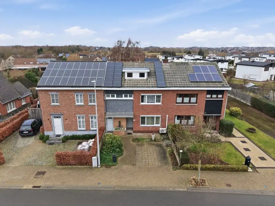 RUIME GEZINSWONING MET 3 SLKS, TUIN EN GARAGEBOX IN TONGEREN foto 38