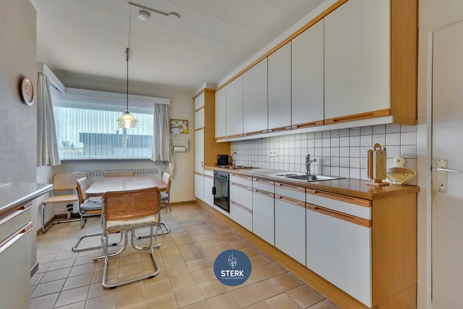 RUIME GEZINSWONING MET VEEL POTENTIEEL OP RESIDENTIËLE LIGGING TE LANAKEN !  foto 10