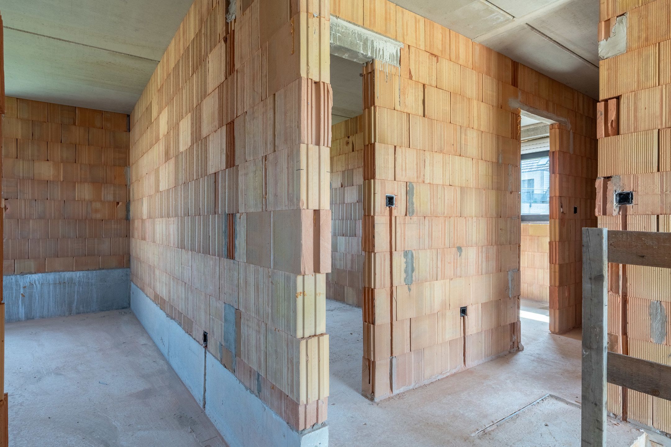 Verder af te werken woning met o.a. 4 slaapkamers, inpandige garage, ... foto 29