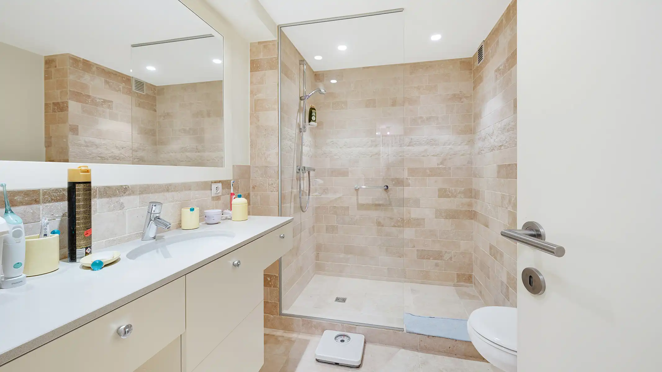 appartement in het Zoute met breed zijdelings zeezicht foto 12