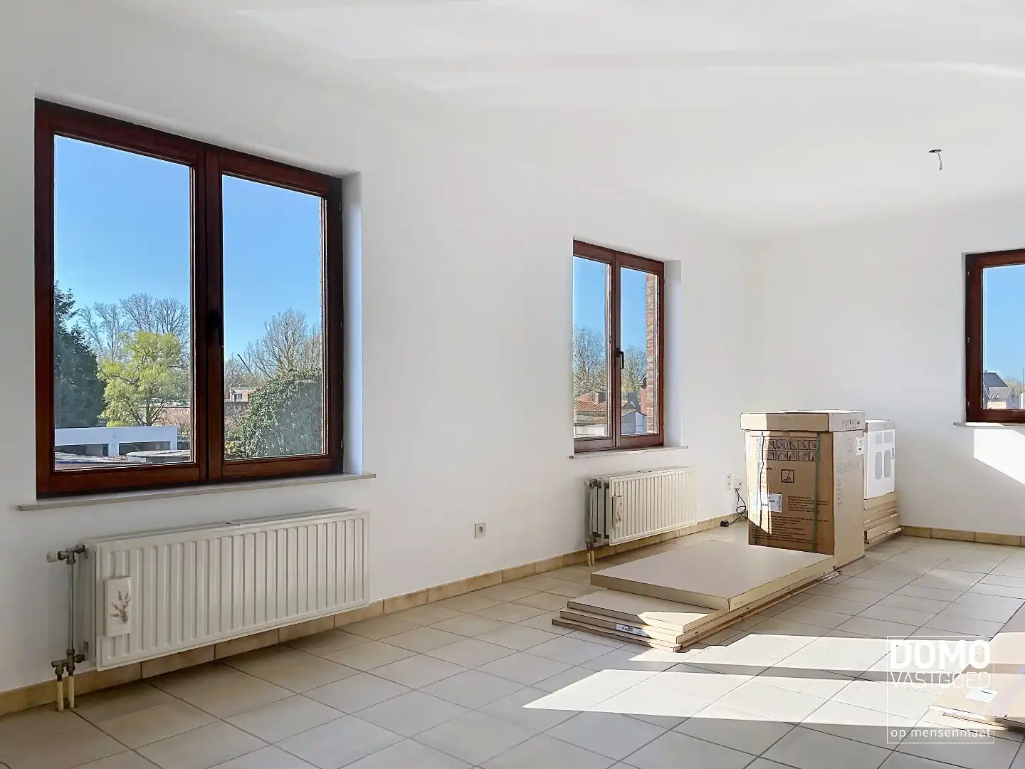 LICHTRIJK APPARTEMENT MET 2 SLAAPKAMERS EN GARAGEBOX foto 3