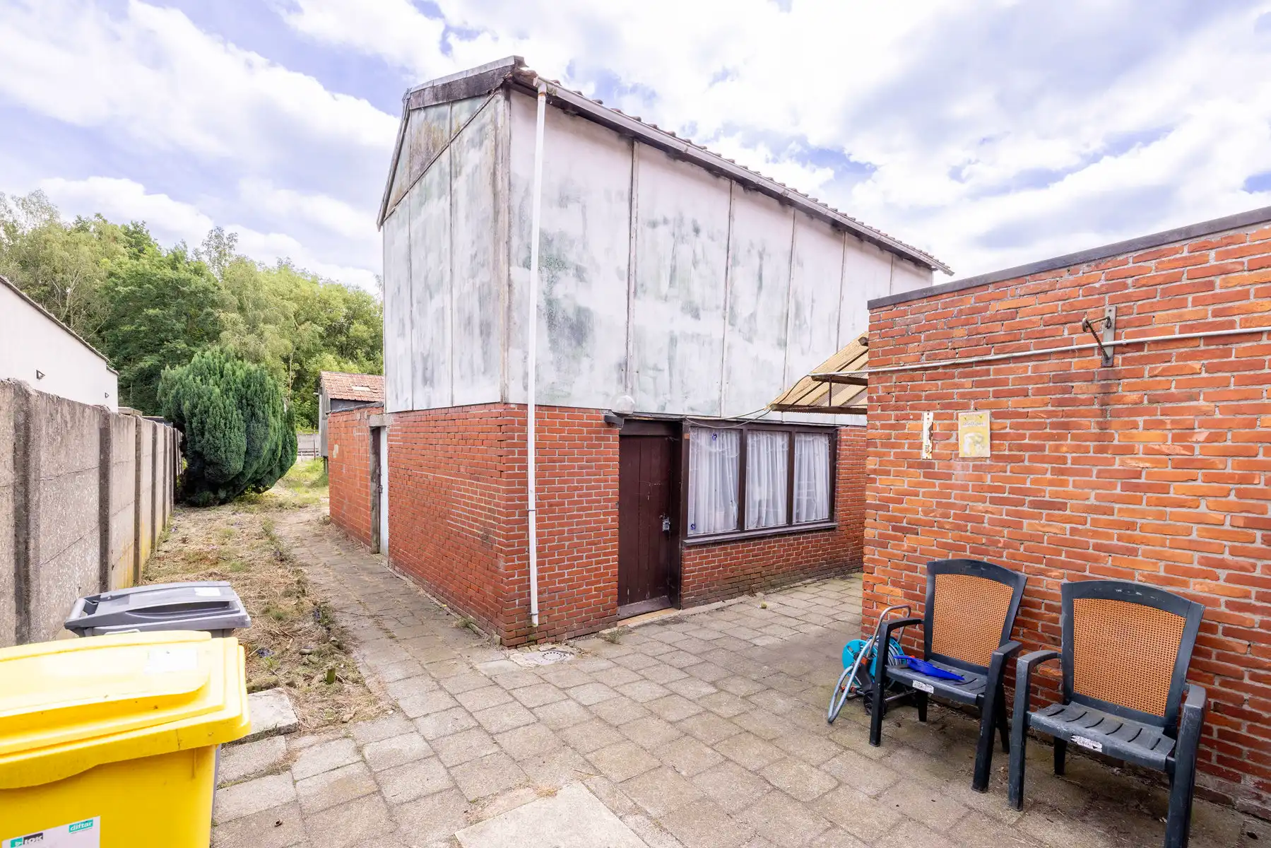 Volledig te renoveren woning met 2 slpks en garage op 540m2 foto 13