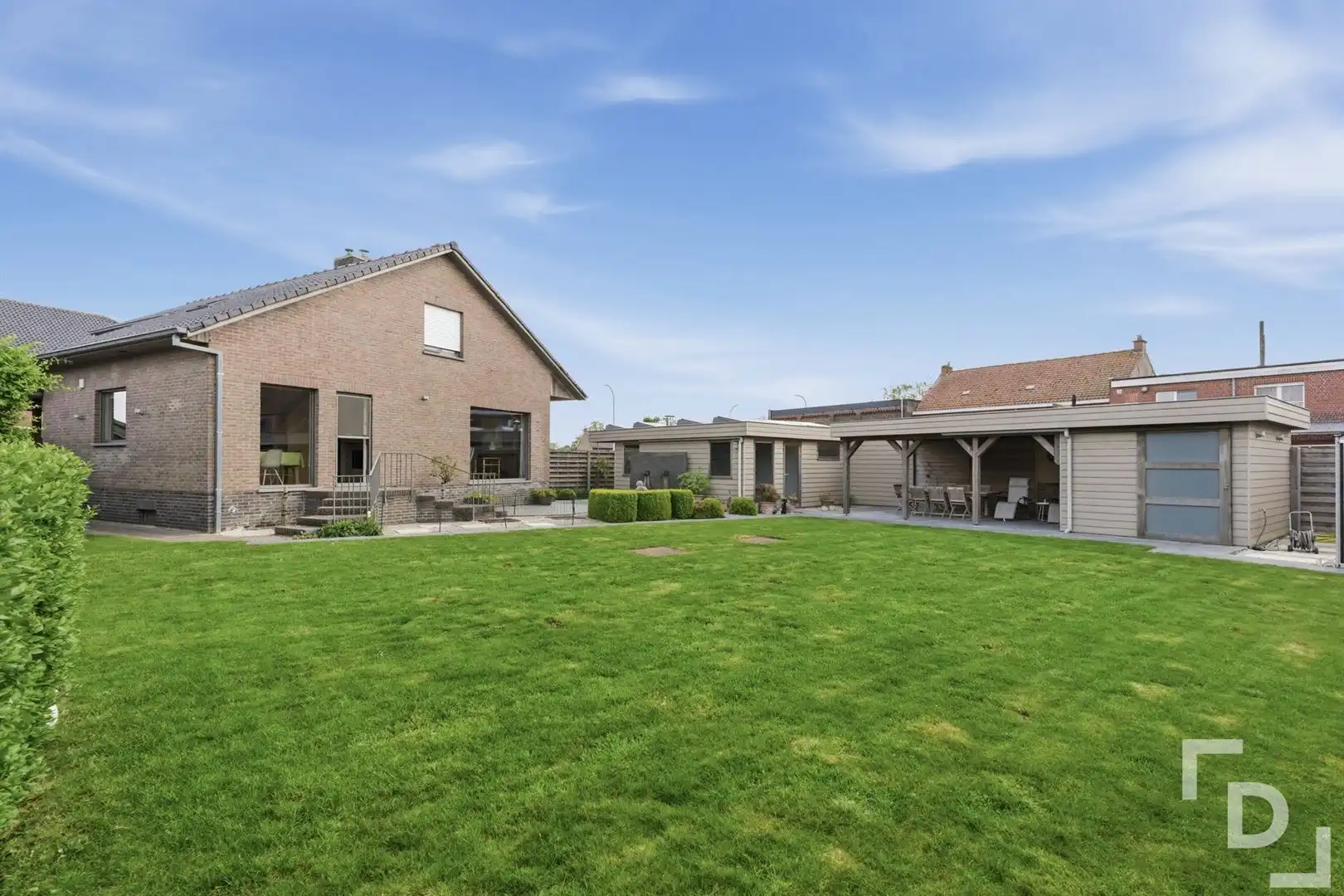 Statige villa met zuidgerichte tuin in Boezinge.  foto 41