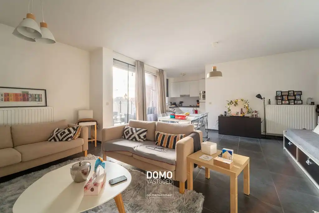 Instapklaar en lichtrijk 2-slaapkamerappartement met zonnig terras en parking in Diepenbeek foto 3
