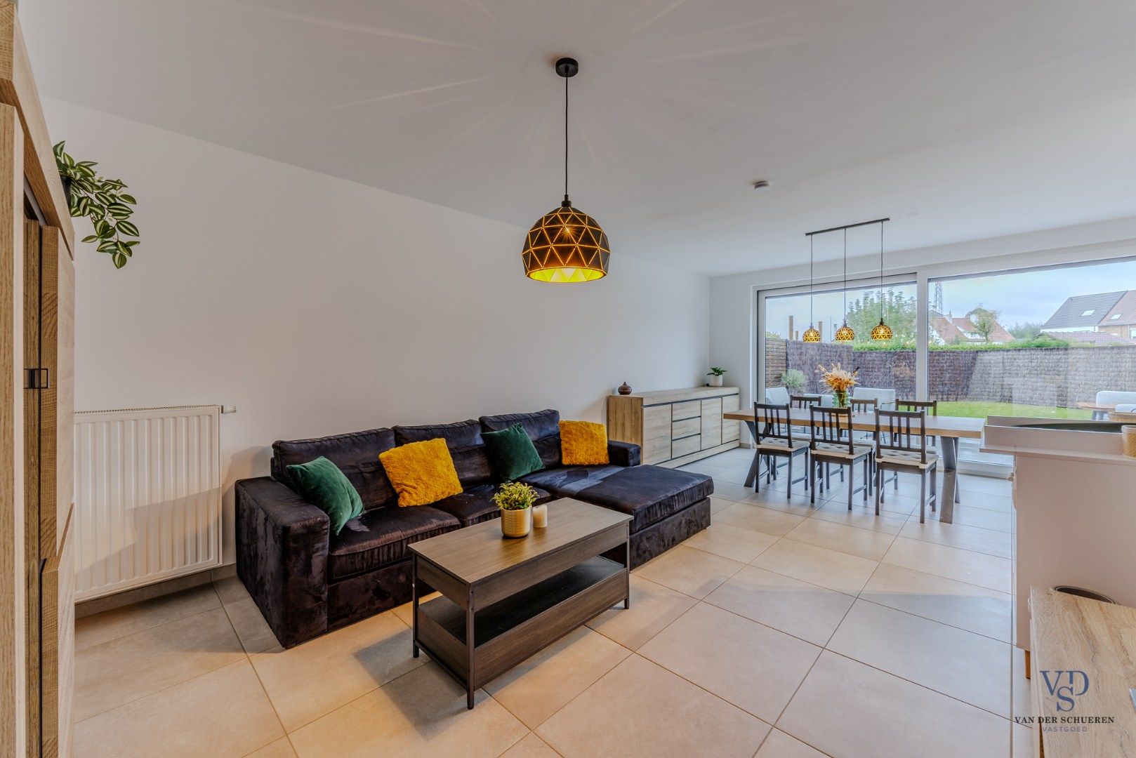 Recente, quasi-nieuwbouwwoning – instapklaar en energiezuinig (BEN) foto 2