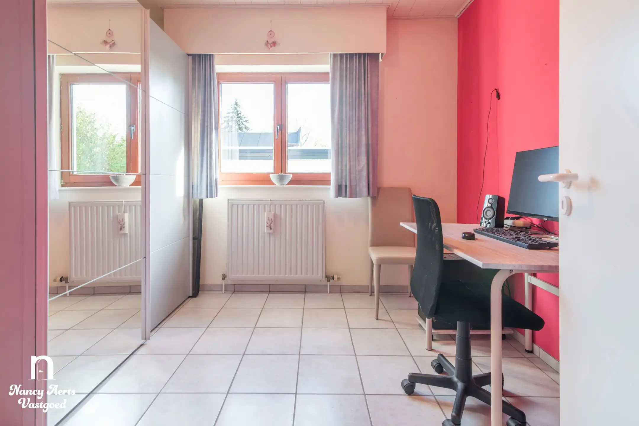 Ruime woning met multifunctionele kelder en prachtige tuin foto 15