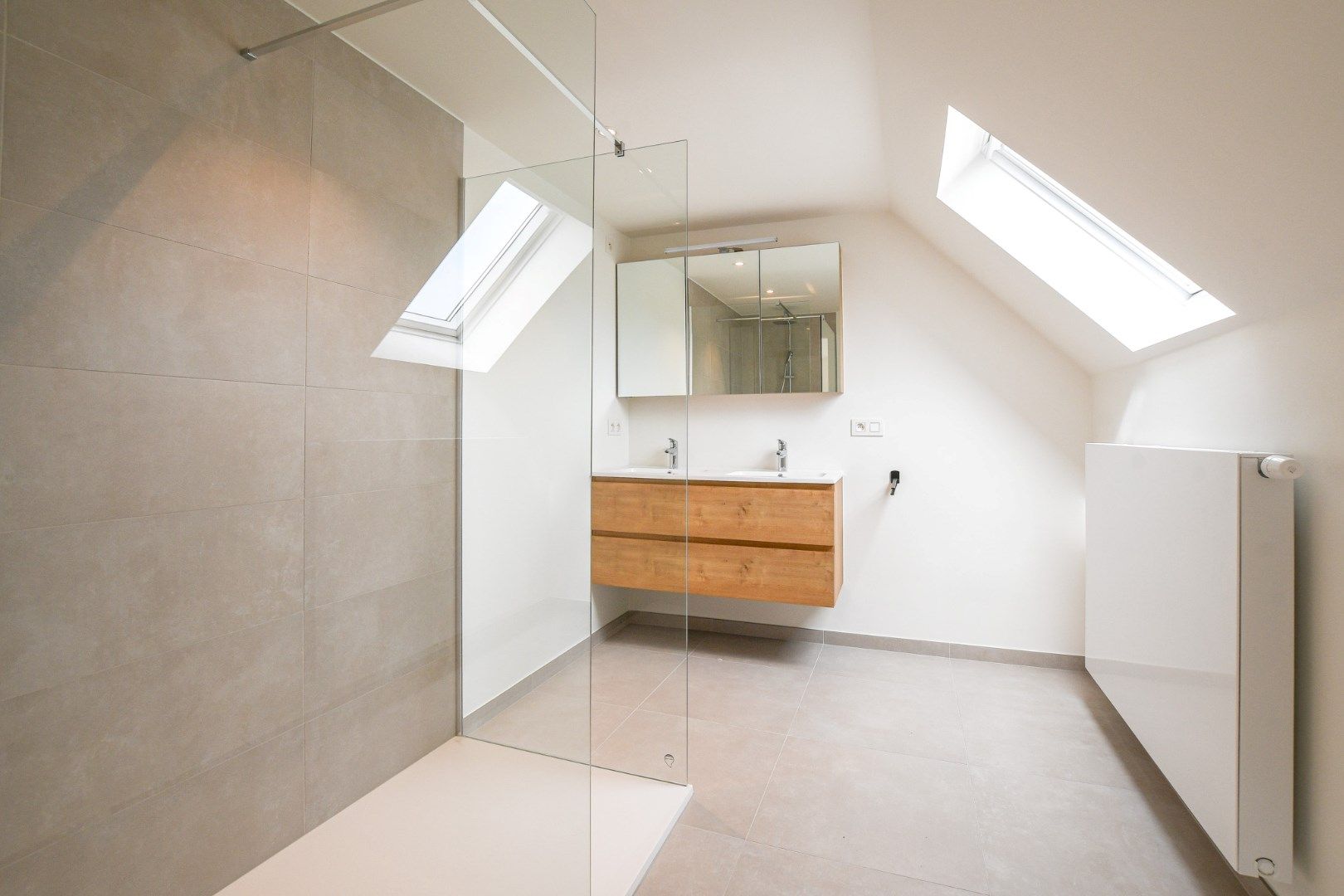 Prachtige gerenoveerde villa in het hart van Lissewege – wonen in stijl en comfort! foto 19