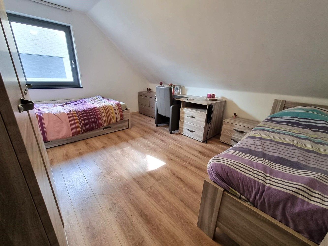 Instapklare gezinswoning te centrum Baal, 3 ruime slaapkamers en zeer rustig gelegen foto 7