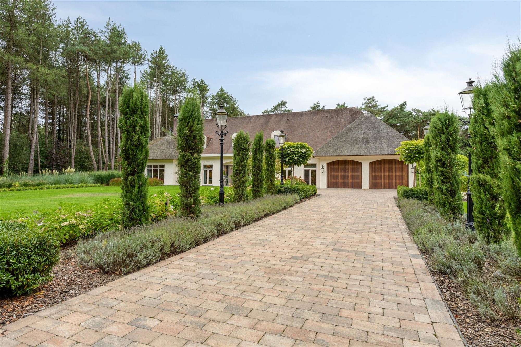 Landelijke luxe: unieke villa op 7.188 m² privé-domein foto 3