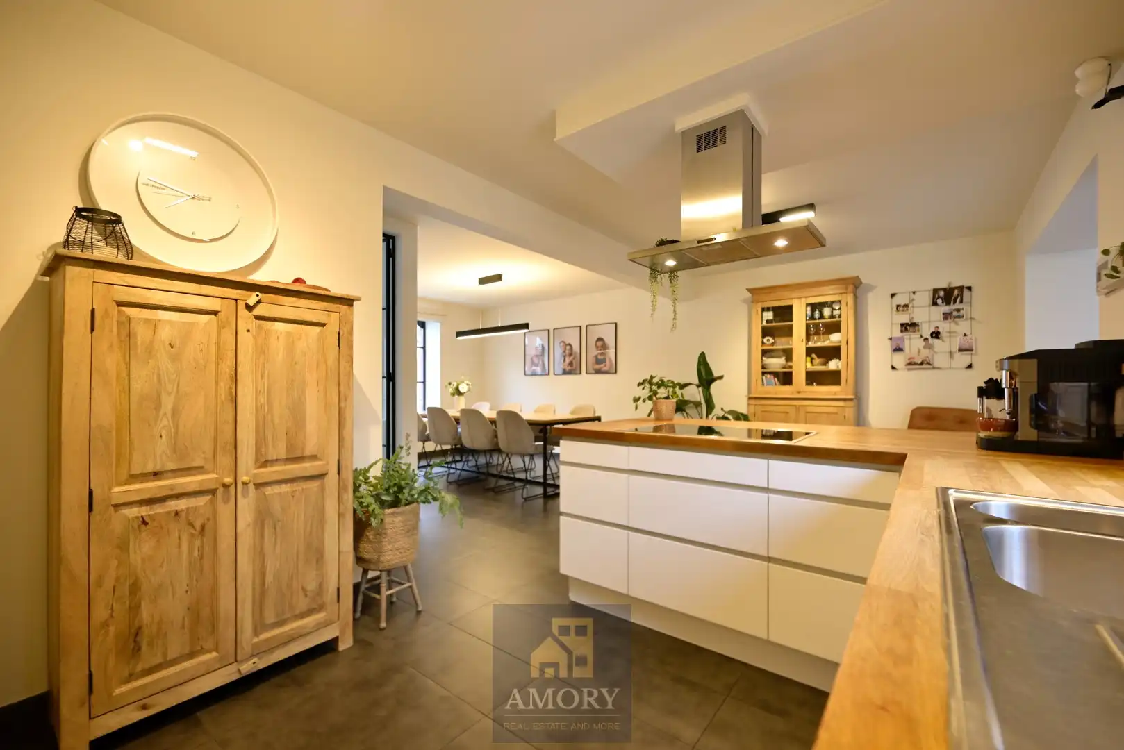 Ruime, gerenoveerde gezinswoning in Gavere foto 4