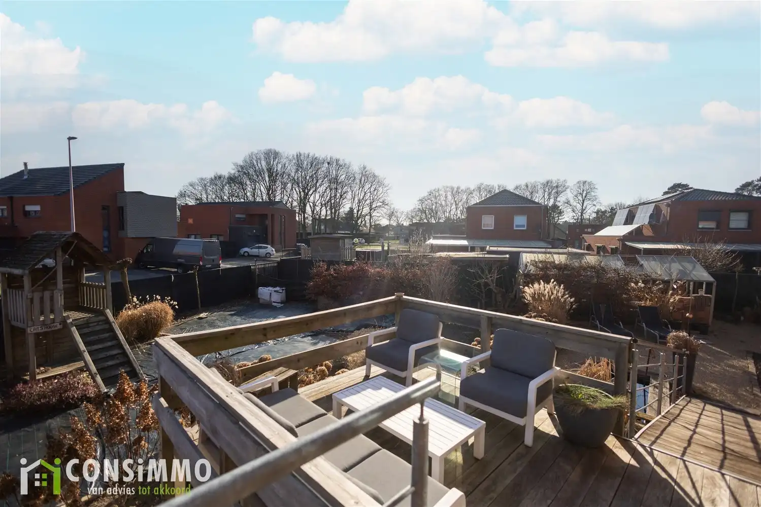 Unieke woning met industrieel-landelijke stijl in een rustige woonwijk van Genk foto 32