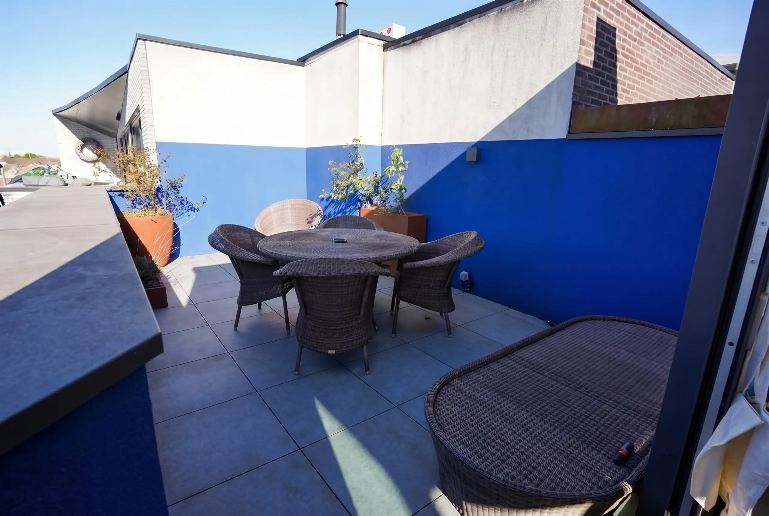 Dak appartement met skylinezicht en groot zonnig terras!  foto 3