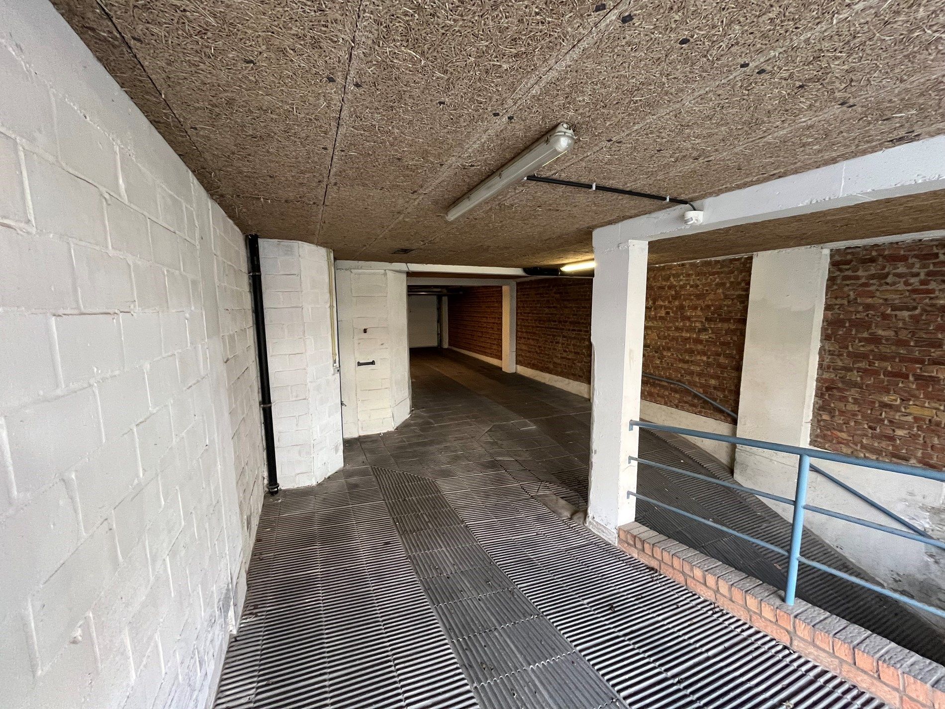 Goed gelegen garagebox foto 8
