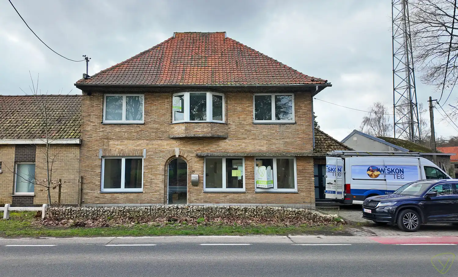 Volledig vernieuwde woning met luxueuze afwerking in Gentweg, Lembeke! foto {{pictureIndex}}