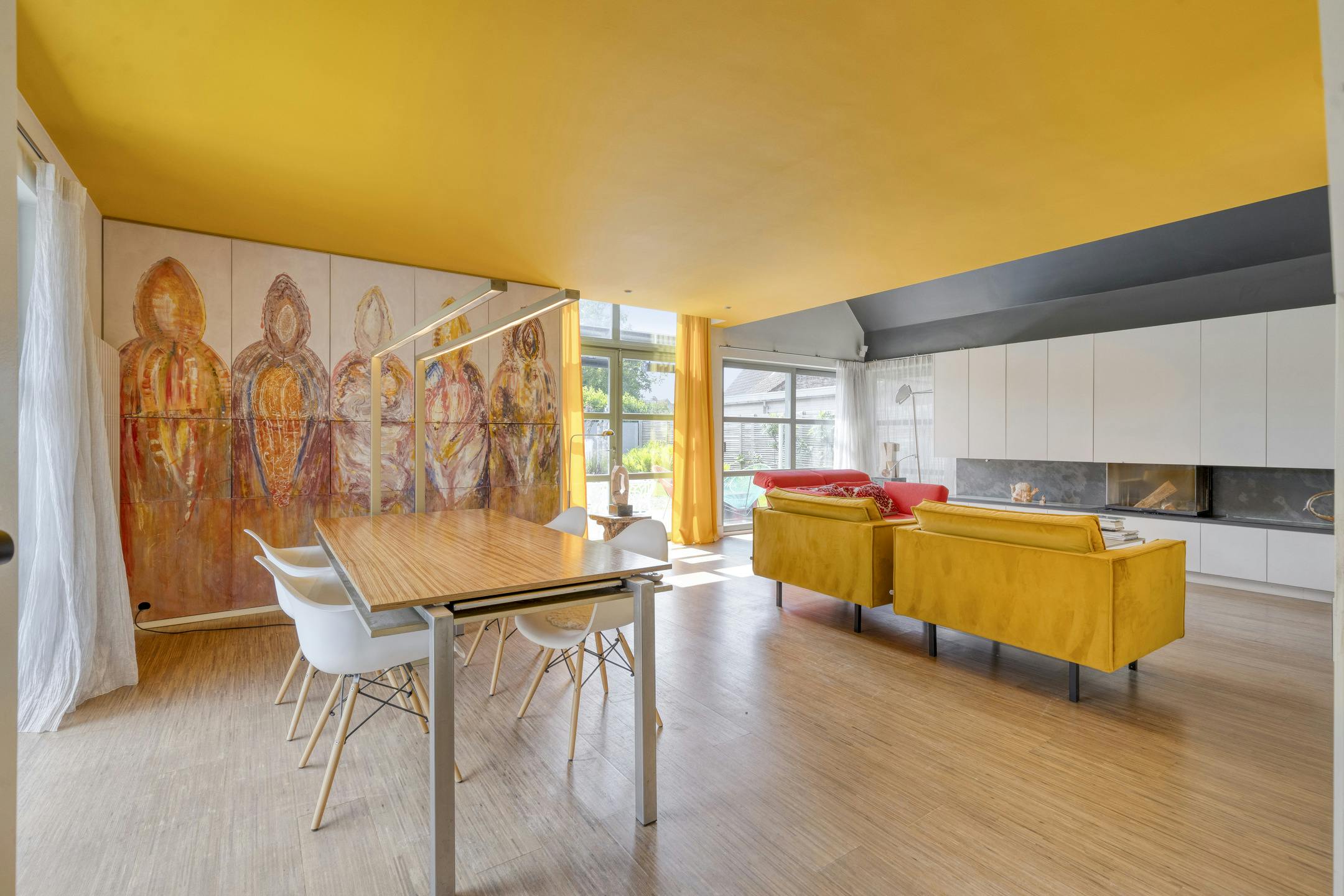 Villa met praktijkruimte op ruim perceel te koop te Brugge foto 3