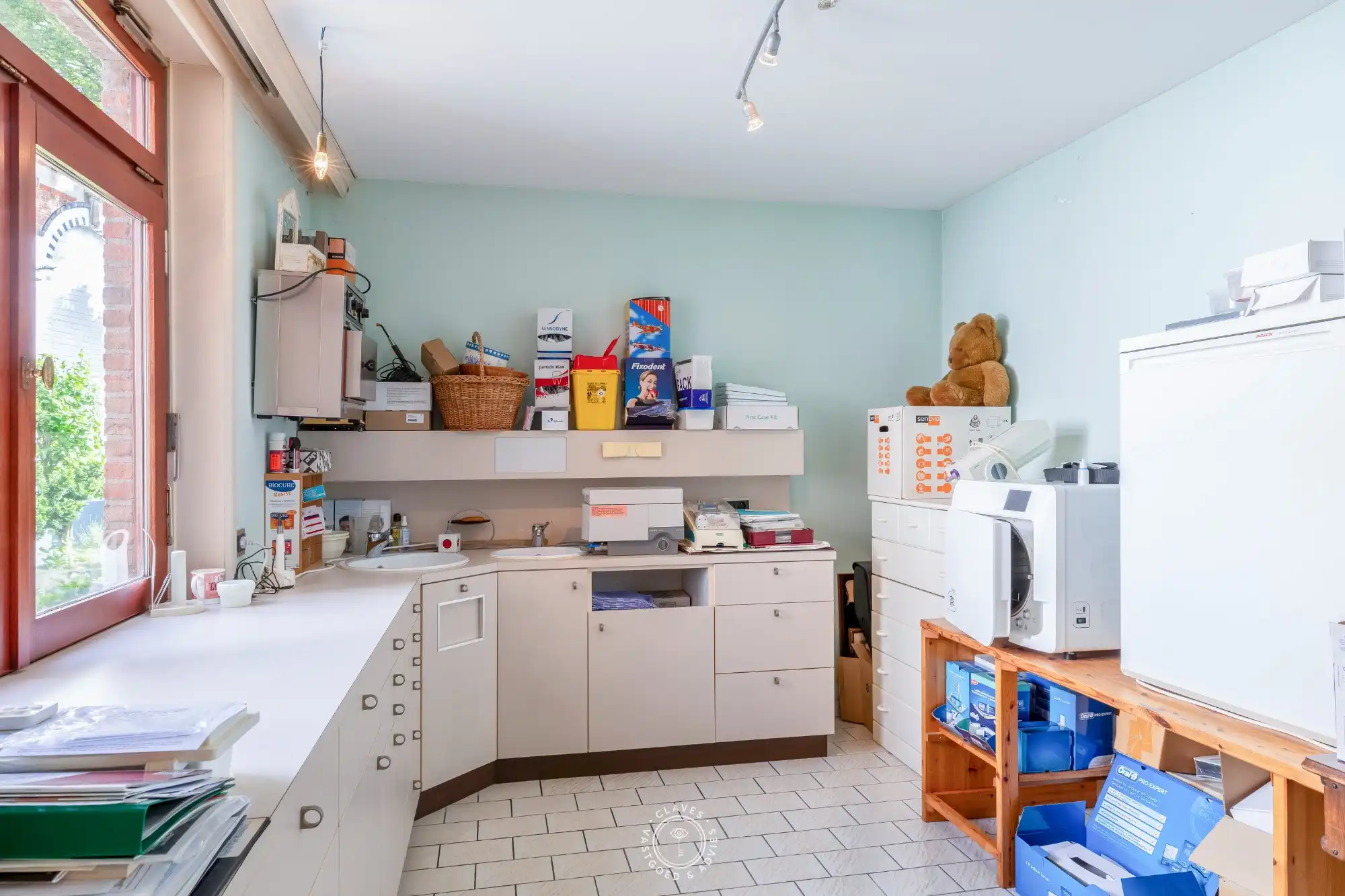 Statig en veelzijdig herenhuis met praktijkruimte in het centrum van Sint-Niklaas foto 13