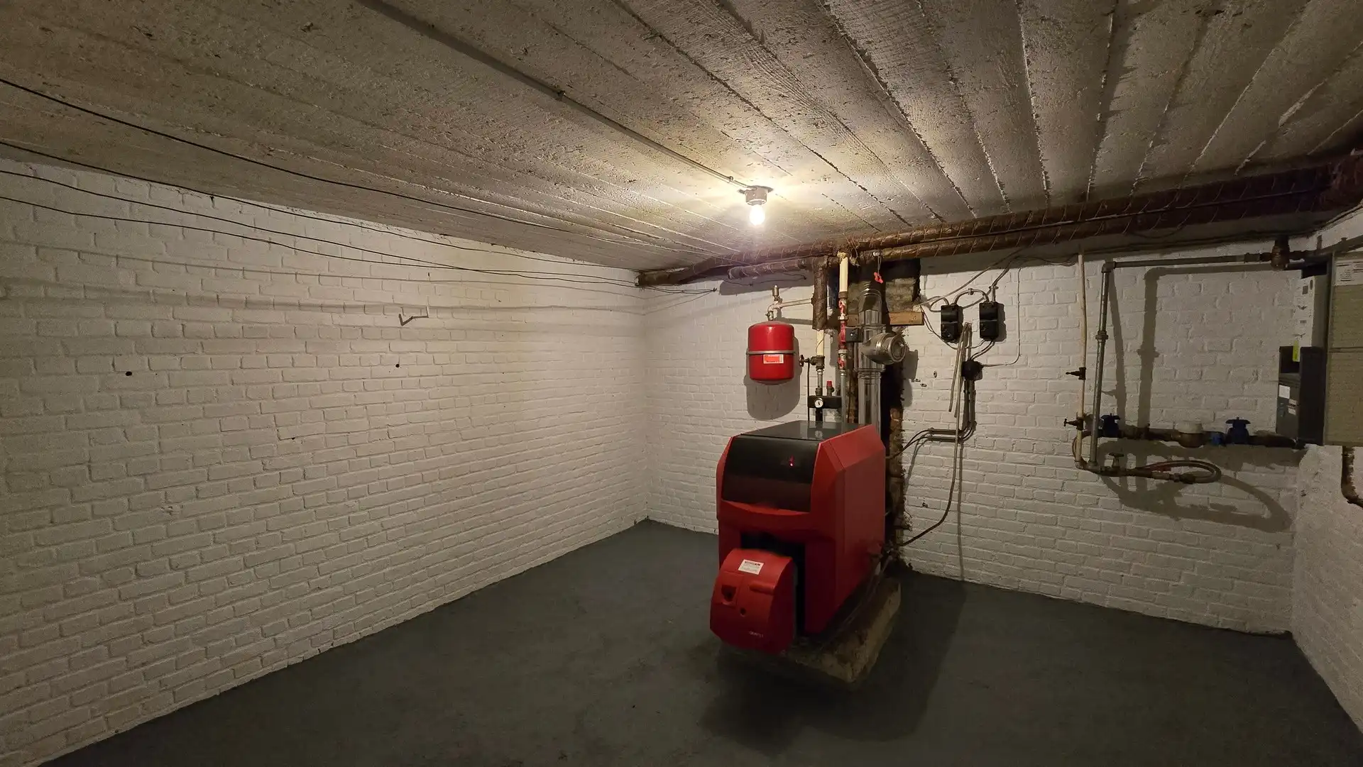 Karaktervolle Vrijstaande Woning met Veranda, Ruime Tuin en Vrijstaande Garage in Veltem-Beisem foto 24