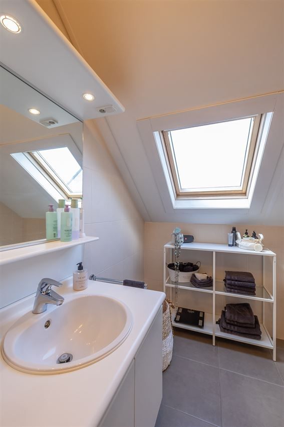 Royale duplex met terras en garage foto 17