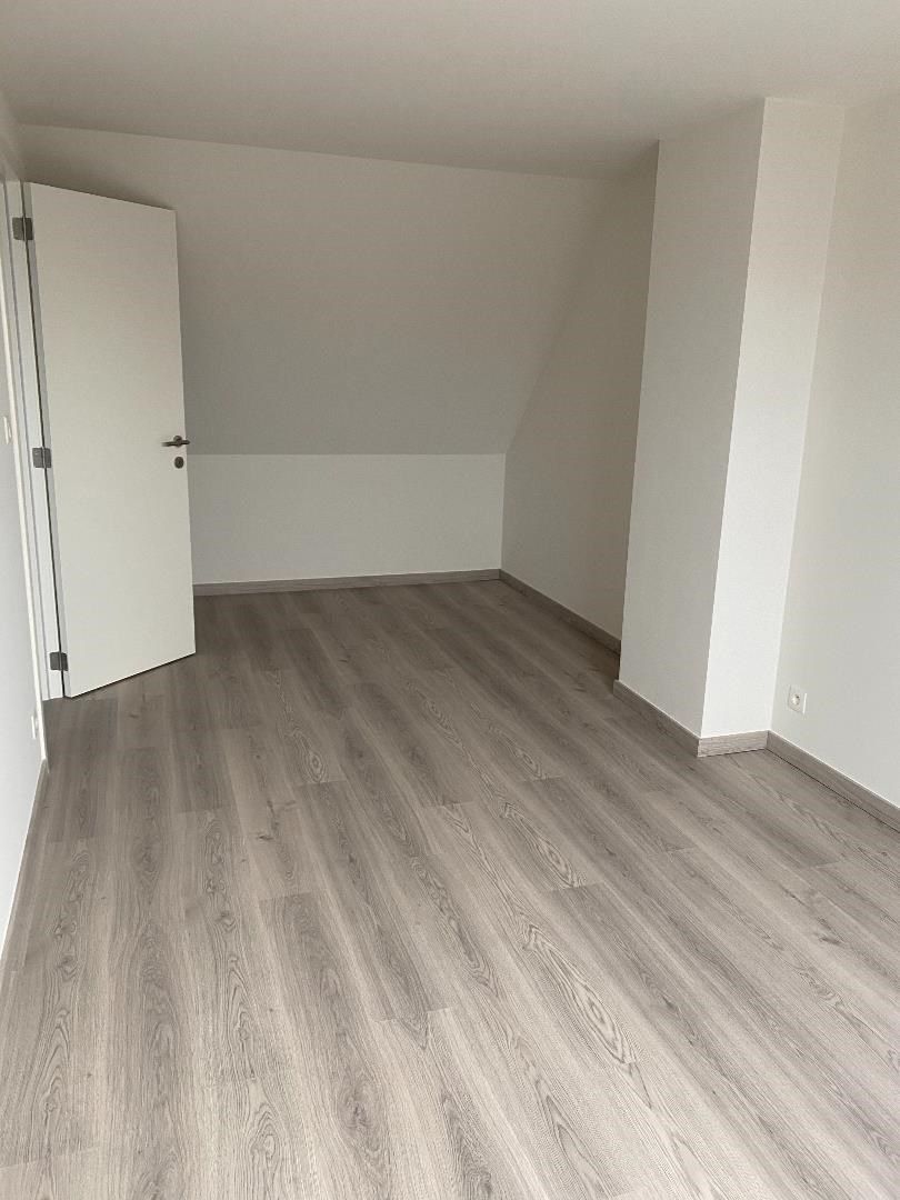 Duplex appartement met 2 slaapkamers met kelder en parkeerplaats foto 5