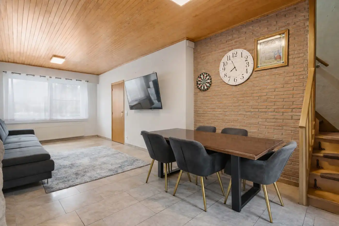 Knusse, centraal gelegen woning met 2 slpk. en garage foto {{pictureIndex}}