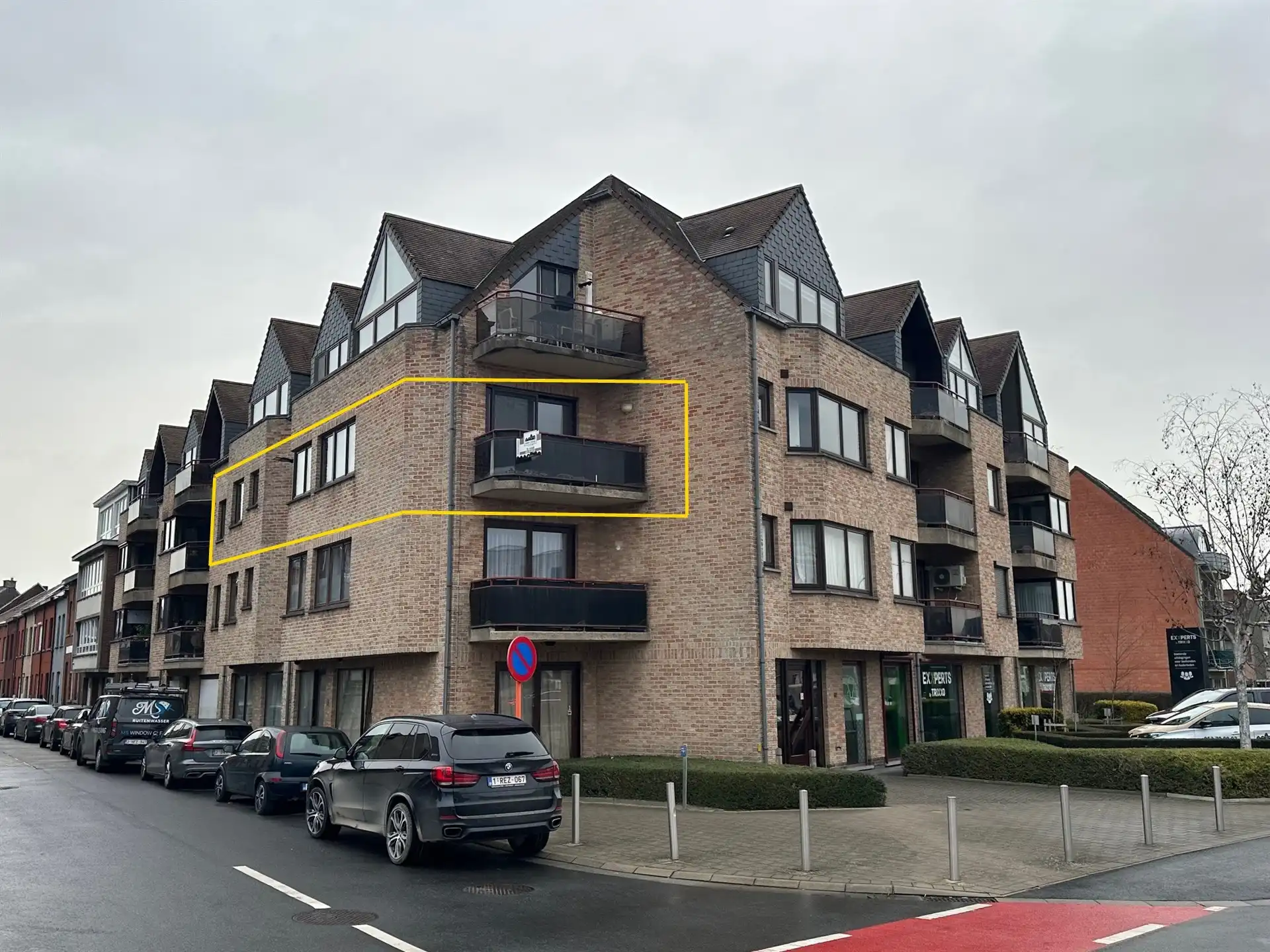 Strategisch gelegen en zeer ruim appartement met 2 slaapkamers foto {{pictureIndex}}