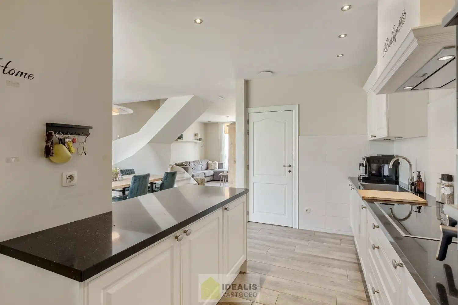 IDEALIS VASTGOED - Prachtige stijlvolle woning met 2 tot 3 slaapkamers op gegeerde locatie! foto 18
