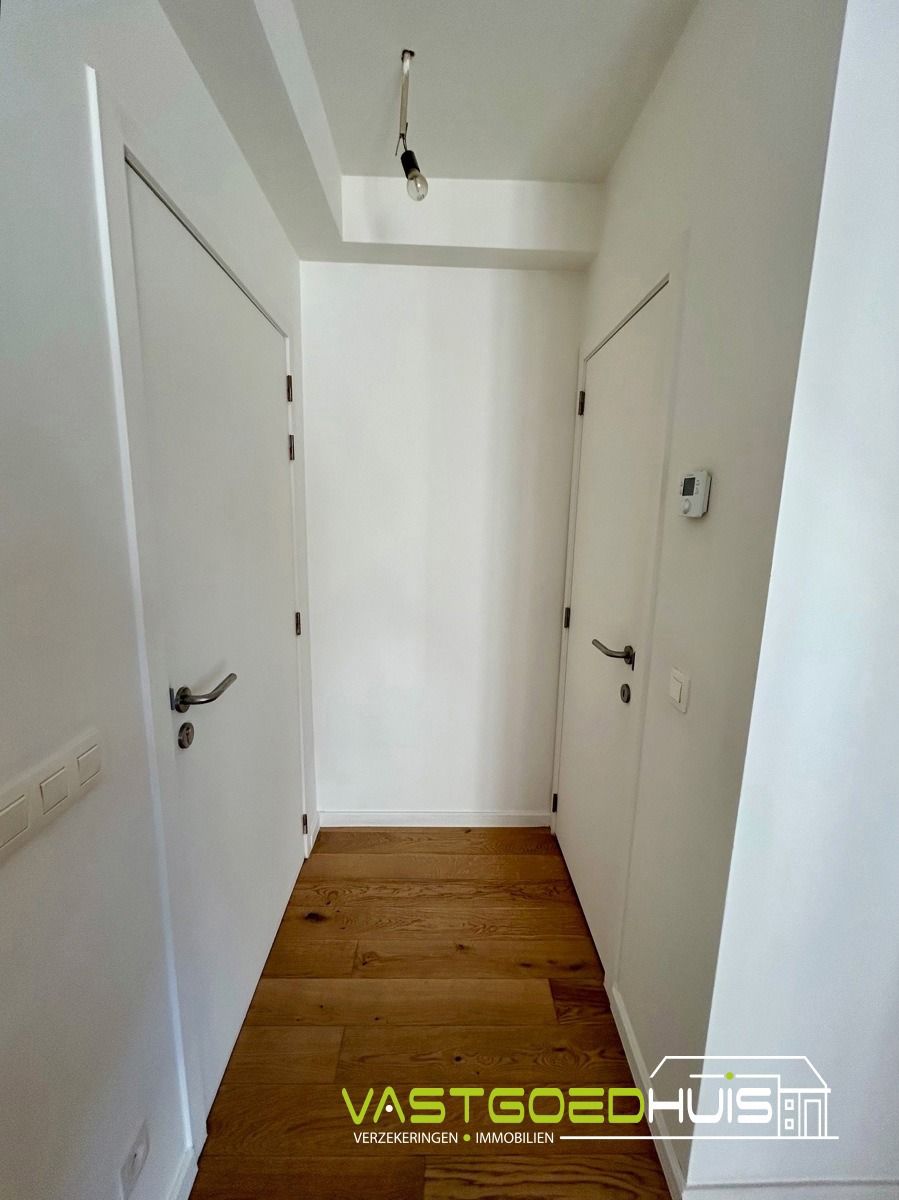 Hedendaags duplex appartement met terras foto 17