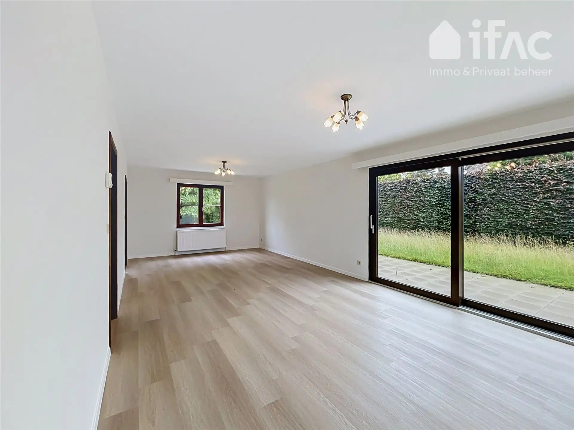 Ruime en gerenoveerde 5-Slaapkamer Villa met Tuin  foto 7
