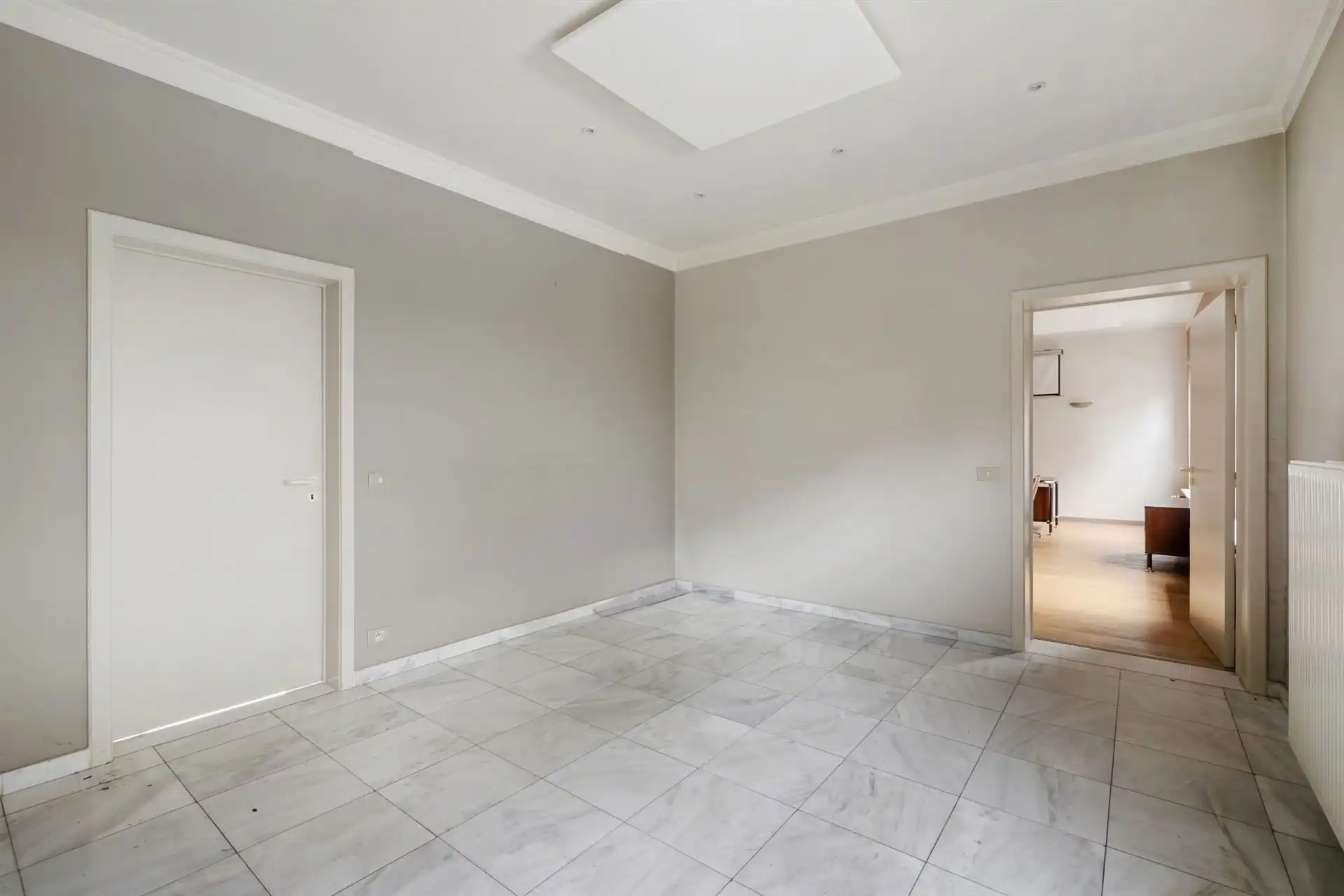 Topgelegen mogelijks groot appartement met veel potentieel! foto 10