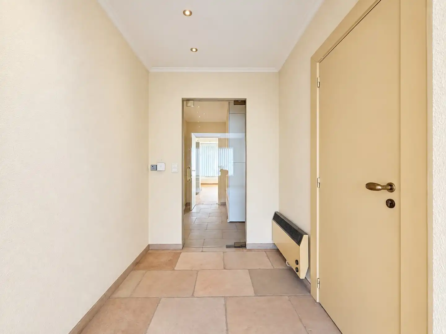 Goed gelegen handelspand (type doorloper) Zeedijk Oostduinkerke foto 3