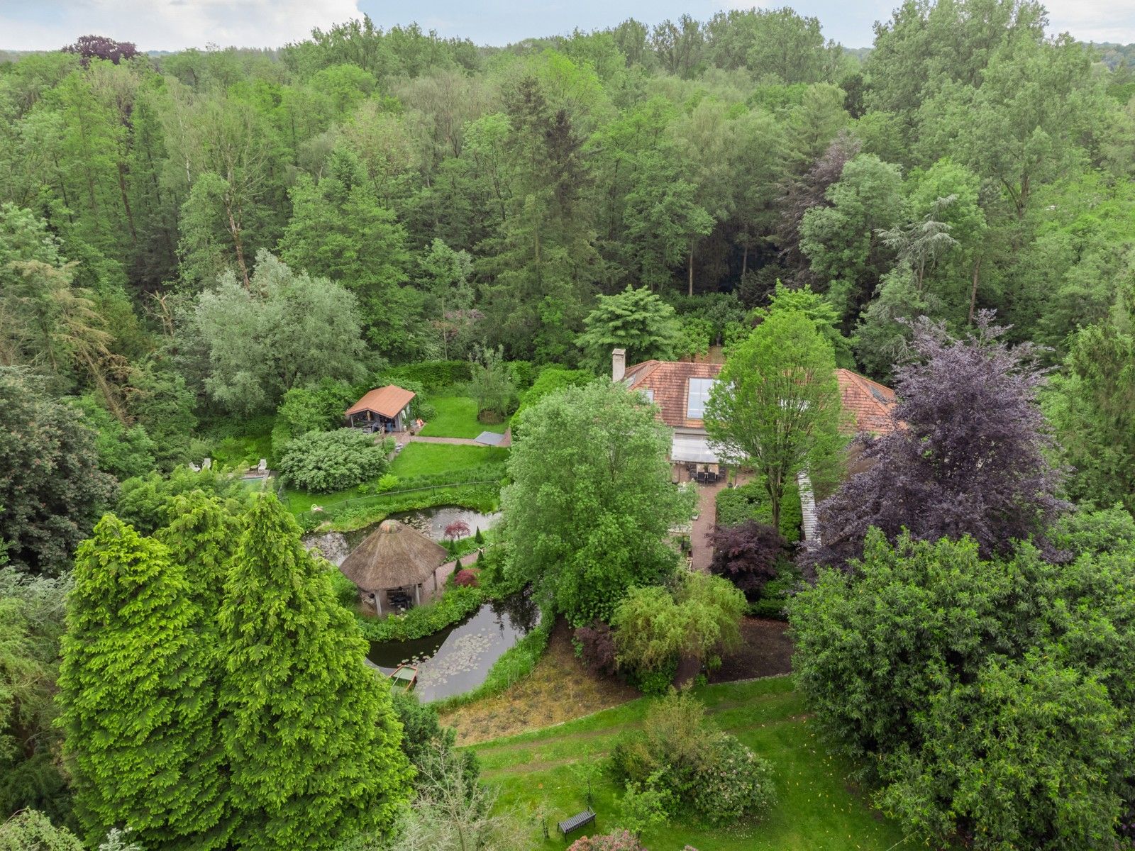 Exclusieve villa op uniek domein van 20.201 m² op een topligging foto 8