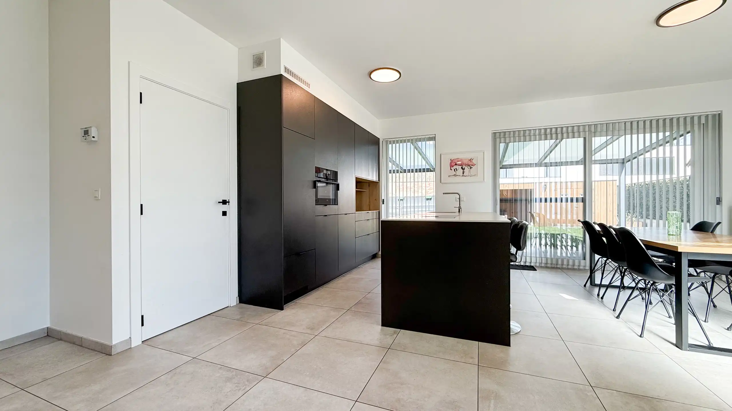 Instapklare energiezuinige woning (2020) met tuin en carport foto 6