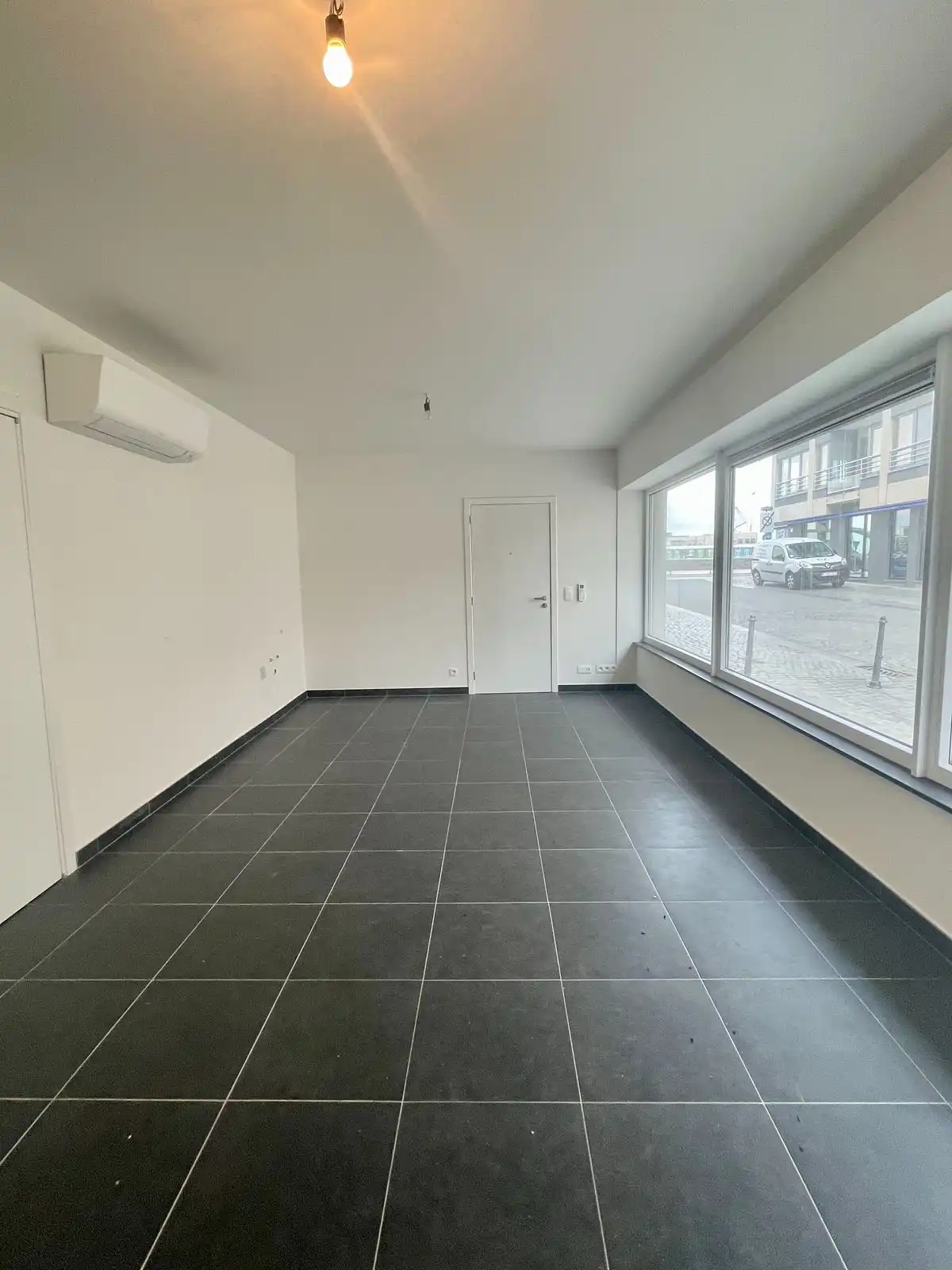 Recent handelspand op topligging, pal aan de Jachthaven foto 5