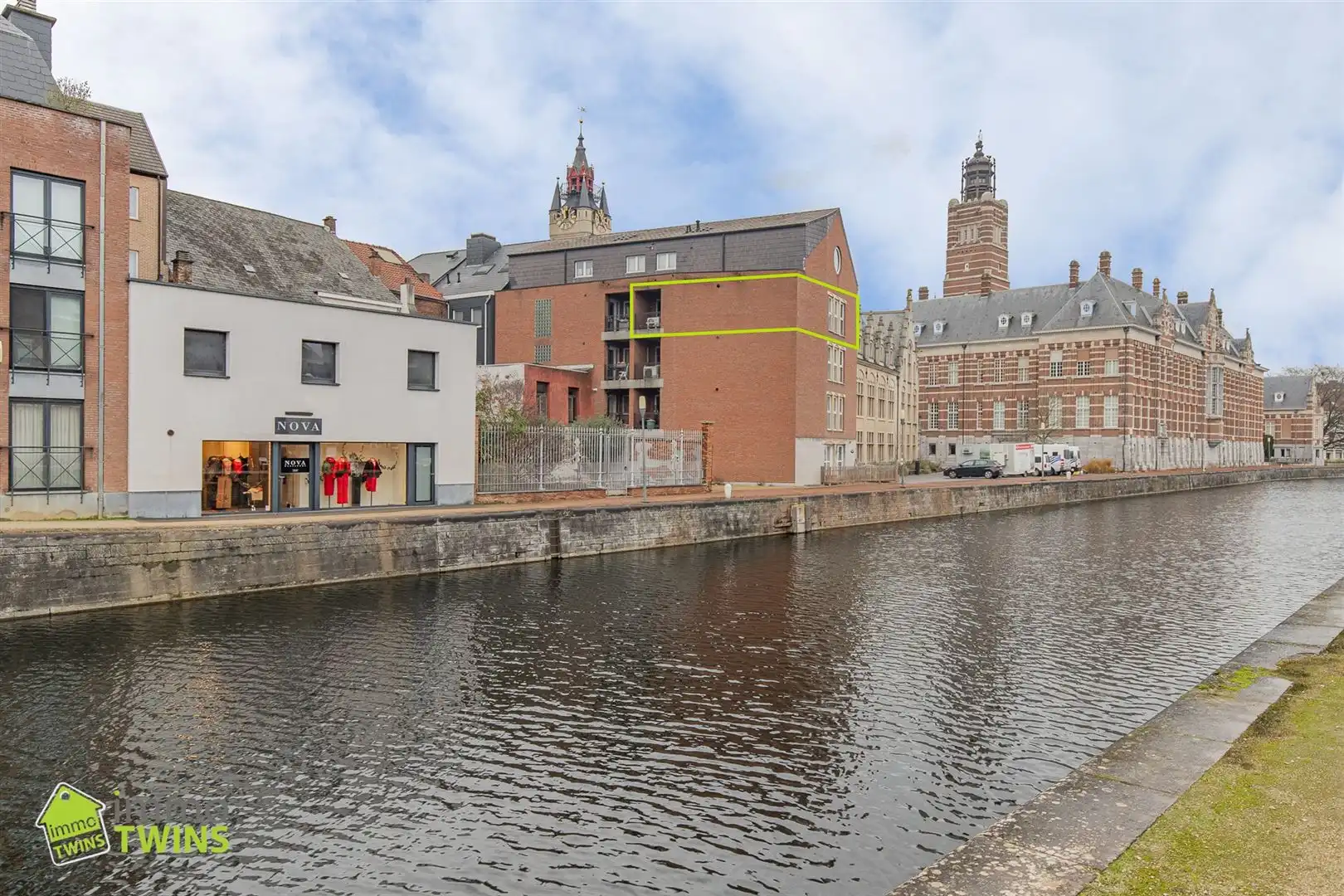 Uniek appartement met terras en adembenemend panoramisch zicht op de Oude Dender foto {{pictureIndex}}