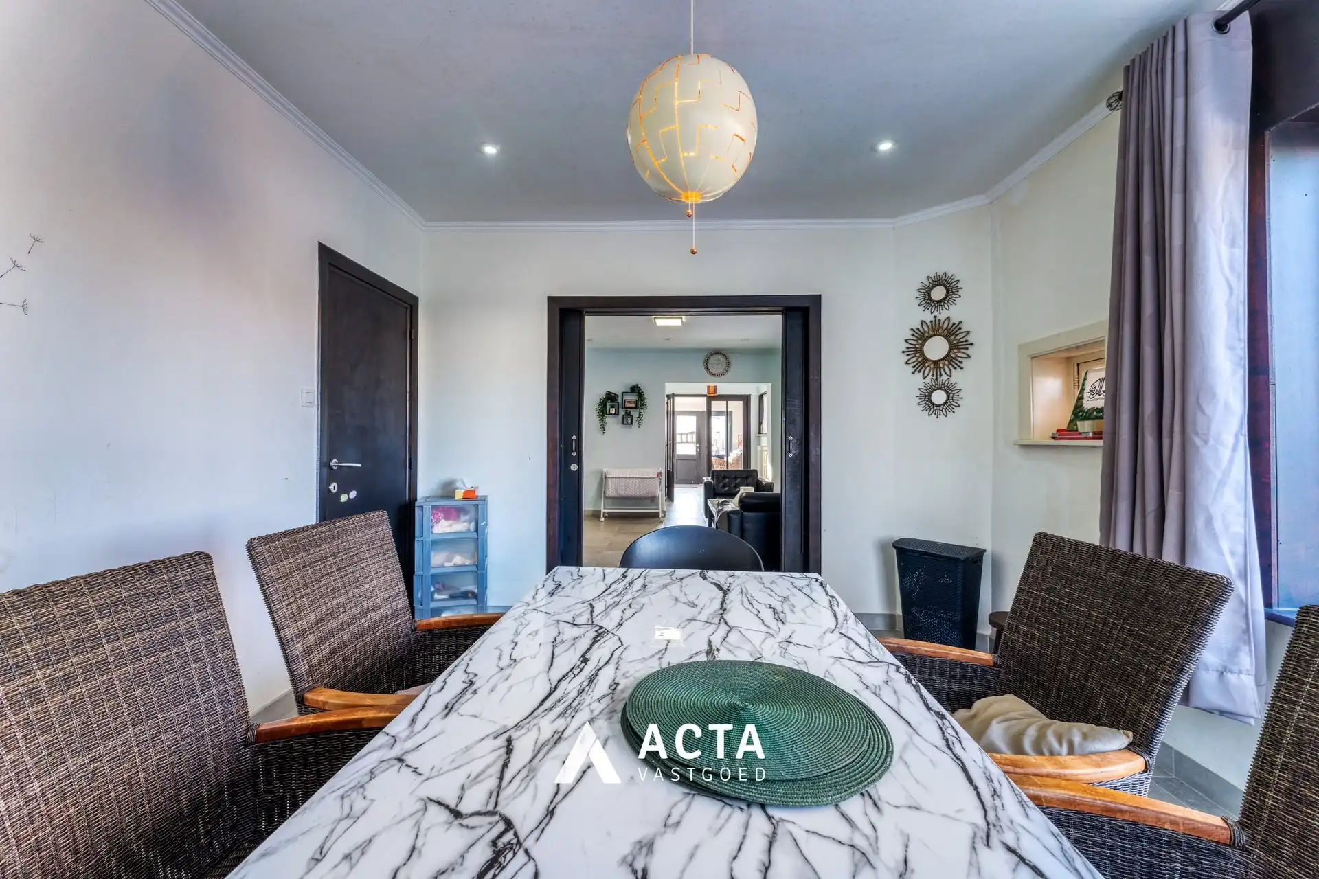 Halfopen bebouwing met vier slaapkamers in Mariakerke foto 8