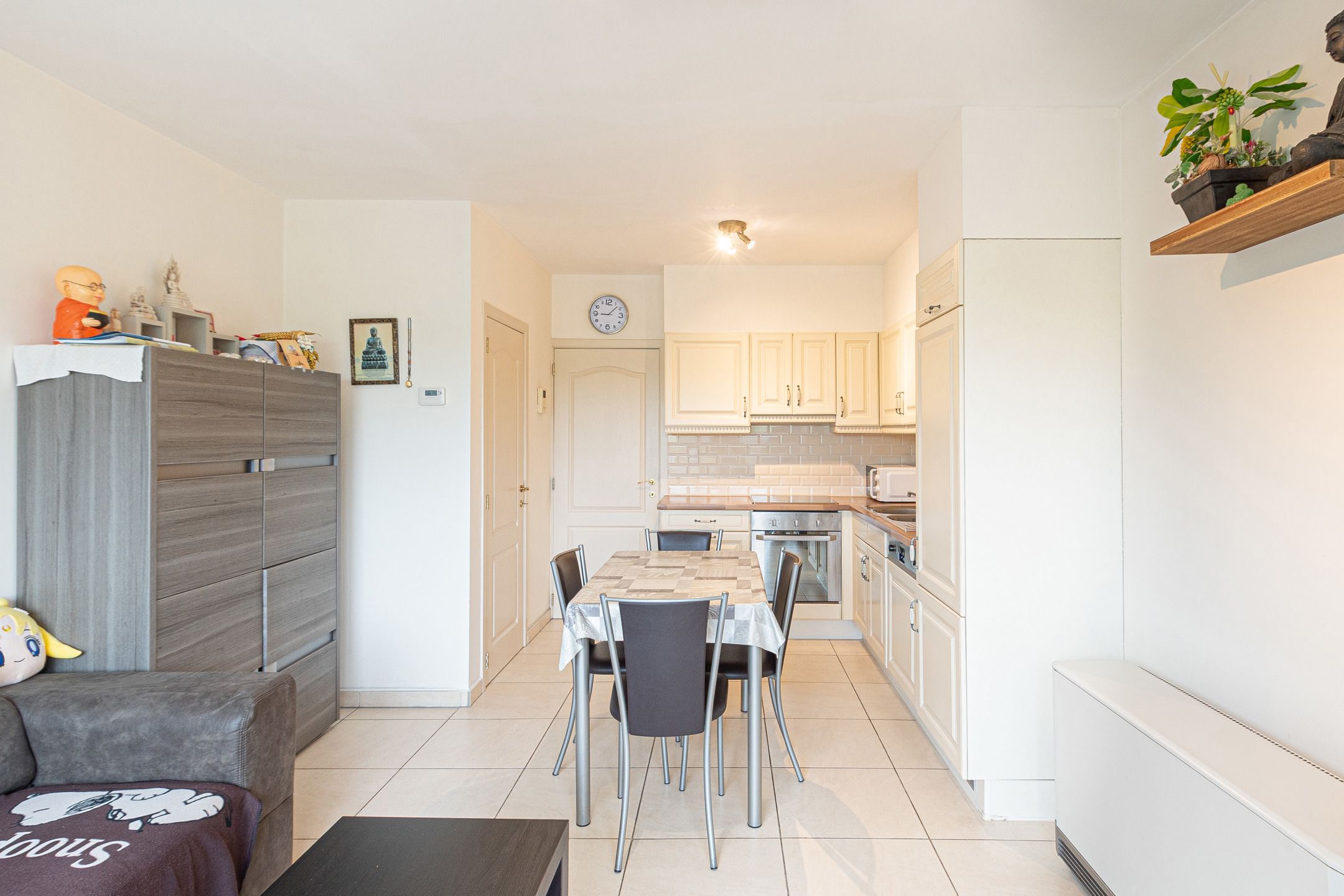 Instapklaar 1-slaapkamerappartement met garage foto 8